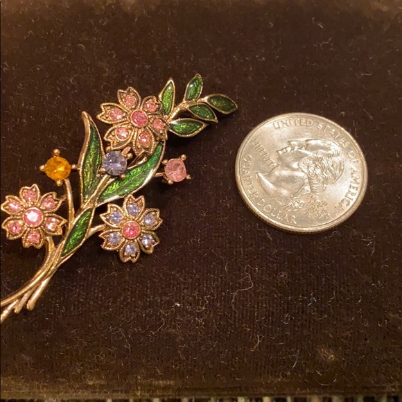 Flower pin - Picture 3 of 4